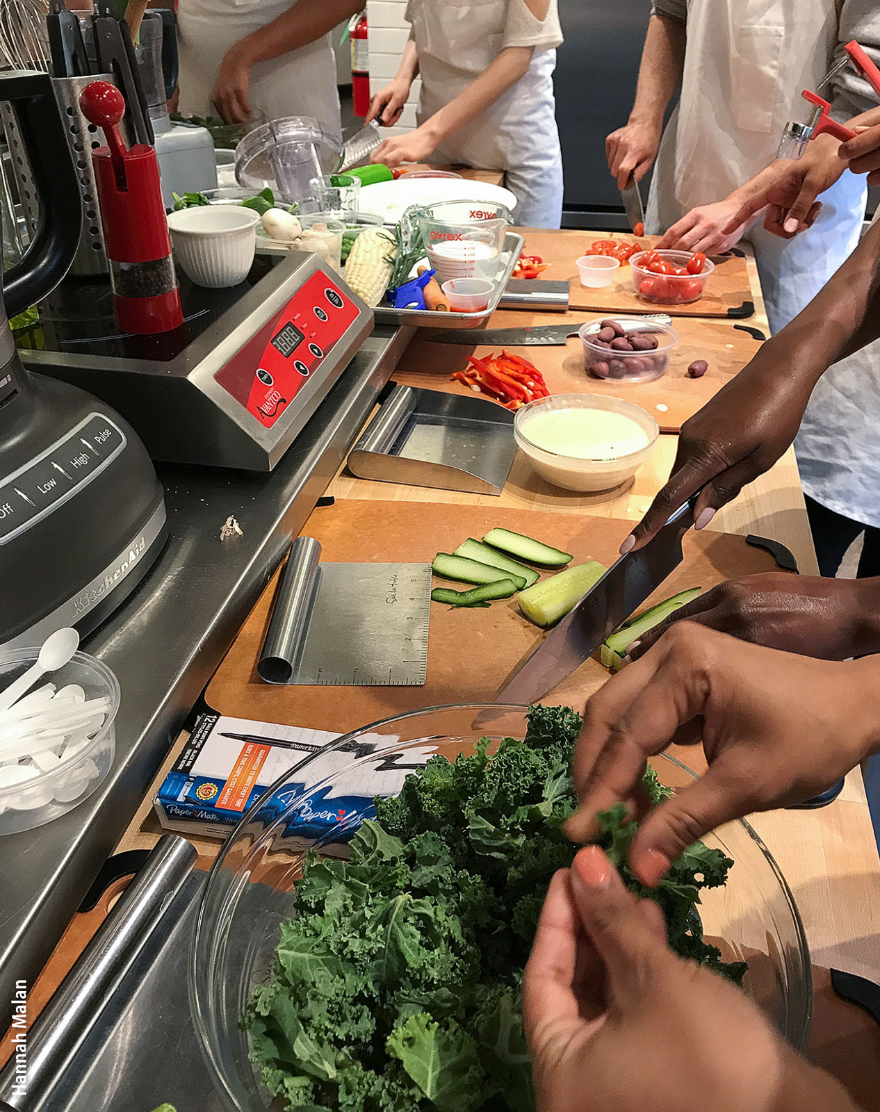With support from the UCLA Healthy Campus Initiative and David Geffen School of Medicine, a teaching kitchen pilot program was launched in spring 2017 for students in health-related fields. Based on the high level of interest and positive feedback, organizers hope to expand the program.